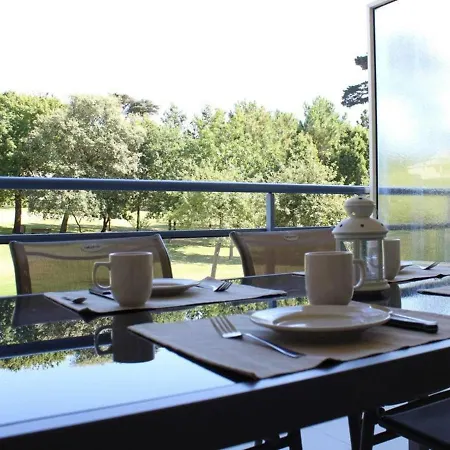 Apartment 2 Pieces Avec Terrasse, Parking, Piscines - A 300m De La A - Fr-1-245-18 *