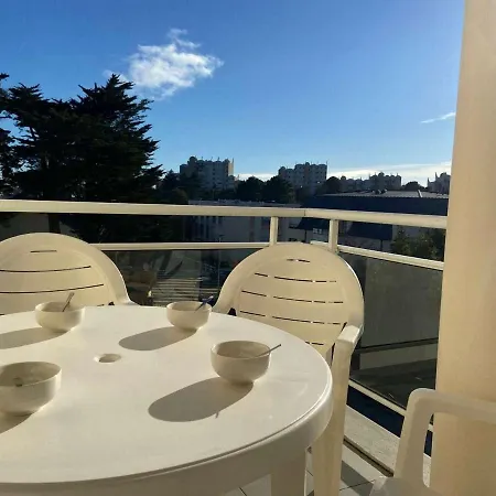 Apartment 2 Pieces Avec Terrasse, Parking, Piscines - A 300m De La A - Fr-1-245-18
