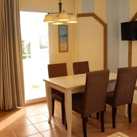 2 Pieces Avec Terrasse, Parking, Piscines - A 300m De La A - Fr-1-245-18 דירה