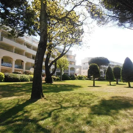 Apartment 2 Pieces Avec Terrasse, Parking, Piscines - A 300m De La A - Fr-1-245-18 *