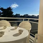 Apartment 2 Pieces Avec Terrasse, Parking, Piscines - A 300m De La A - Fr-1-245-18