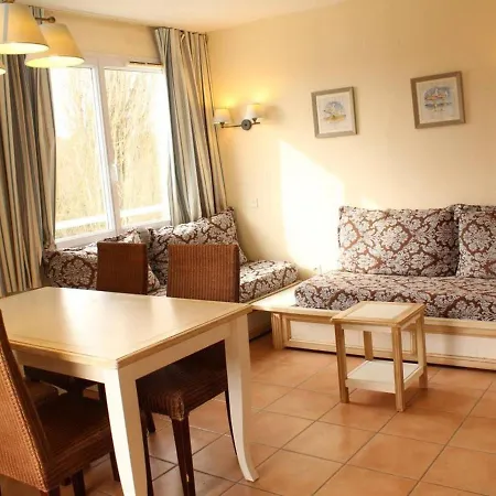 T2 Avec Piscine A 300m De La - 3 Couchages, Parking Et Balcon Meuble - Fr-1-245-34 Appartement