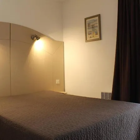 T2 Avec Piscine A 300m De La - 3 Couchages, Parking Et Balcon Meuble - Fr-1-245-34 *