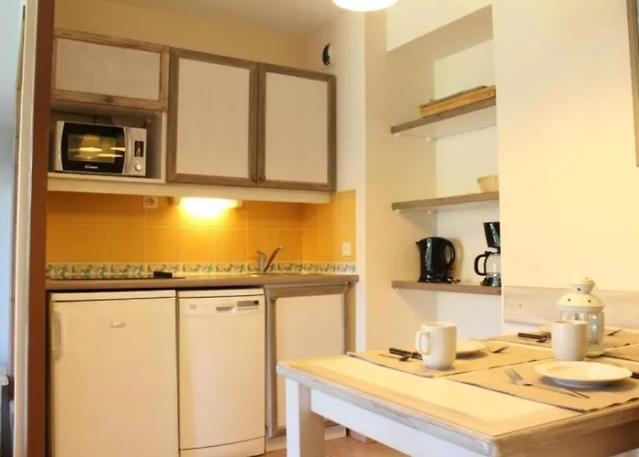 T2 Avec Piscine A 300m De La - 3 Couchages, Parking Et Balcon Meuble - Fr-1-245-34 Appartement *