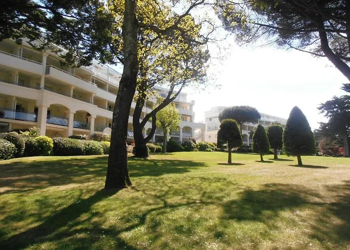 Appartement T2 Avec Piscine A 300m De La - 3 Couchages, Parking Et Balcon Meuble - Fr-1-245-34 *